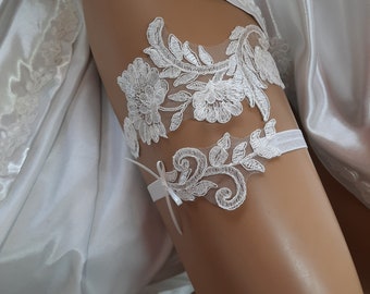 Wedding Garter Set, Bridal Garter Set, Ivory Lace Garter Set, Traditional Wedding Garter Set, Bride Gorgeous Garter Set, Garters for Wedding