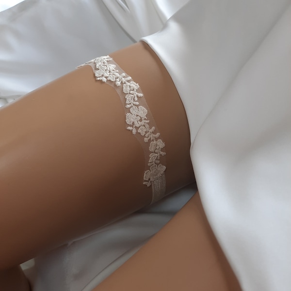 Light Champagne Simple Lace Garter, Bridal Keepsake Garter,Wedding Garter, Bridesmaid Gifts