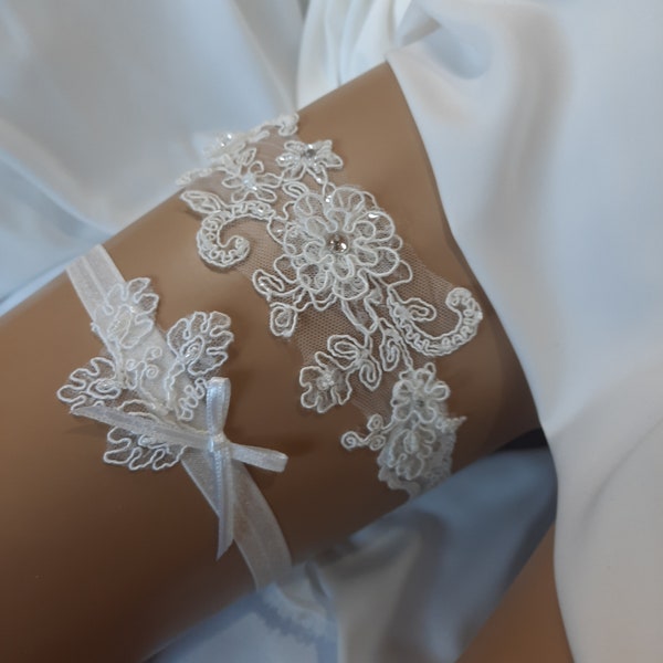 Garter For Weddings, Light Ivory Lace Garter Set, Bridal Lingerie, Wedding Lace Garters, Sleek Garter Set, French lace Garters, Toss Garter