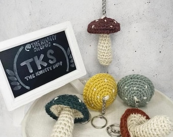 Crochet mushroom keychain, cottagecore key ring, goblincore accessories, witchy gifts, unique gifts for best friend, eco friendly gift