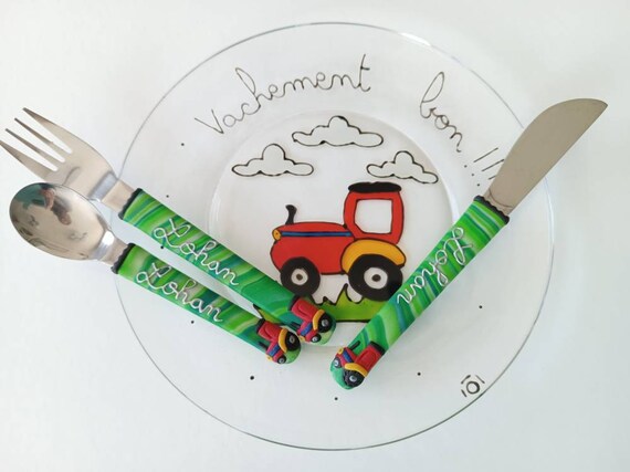 Coffret Assiette et set de couvert enfant tracteur personnalisés en argile  polymère cadeaux bébé naissance -  France