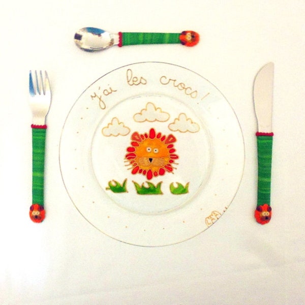 Ensemble Assiette et ses 3 Couverts enfant Lion personnalisés avec le prénom en résine fimo polymère idéal cadeau bébé naissance naissance