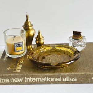 Vintage Yellow Glass Ashtray Retro Flower Motif Cigarette Cigar Ashtray Coffee Table Styling