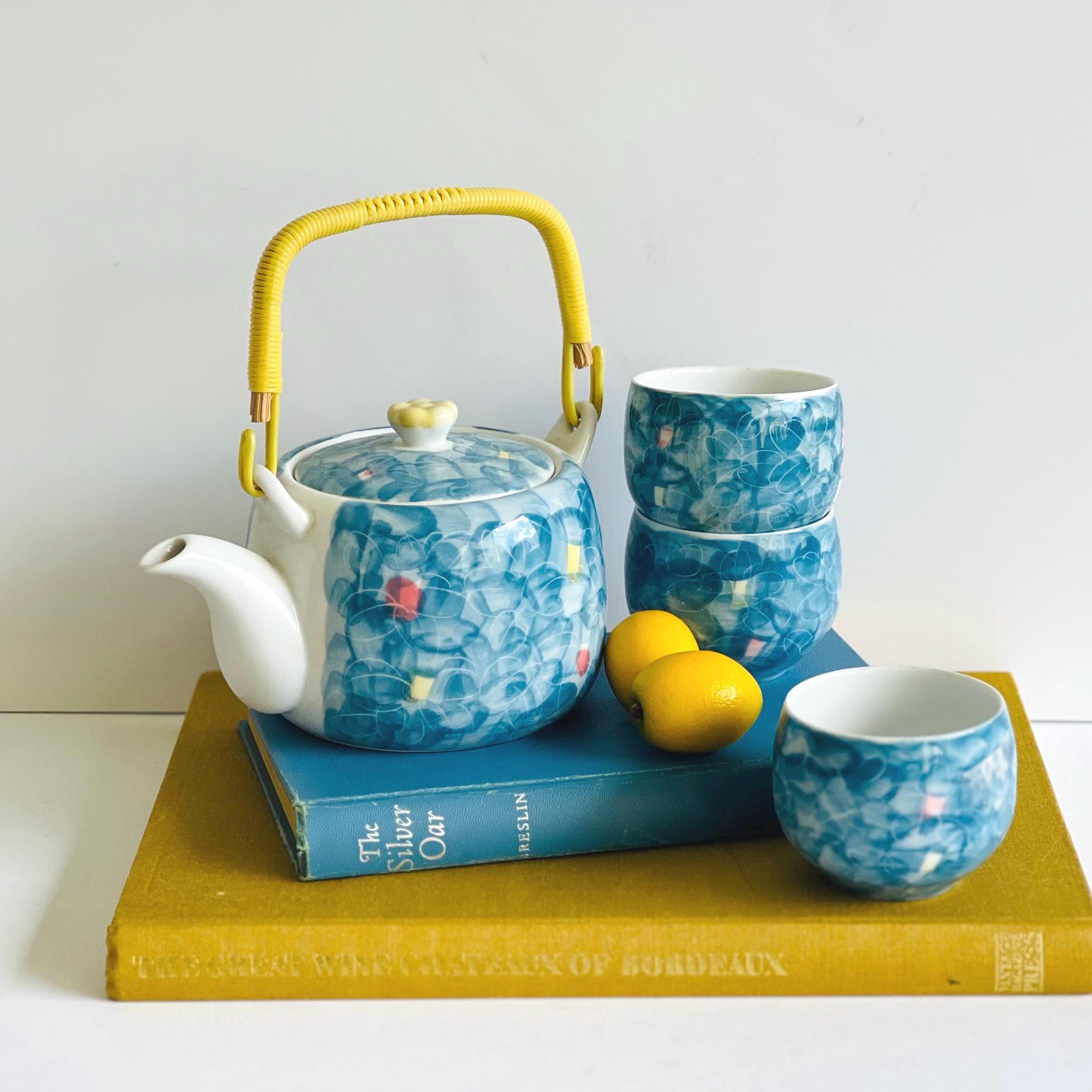 ESKi HAREMのティーセット。 Vintage Japanese Porcelain Tea Set Blue, Turquoise Floral Saki Tea