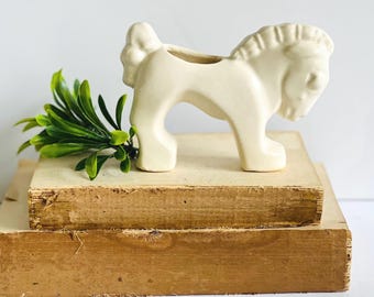 McCoy Stretch Horse Planter Off White Mid Century Pottery Vase McCoy Collectable Pottery