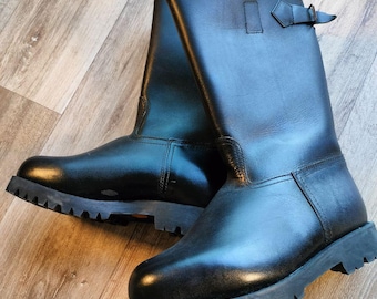 Schwarze österreichische Vintage-Militärstiefel, Größe 43 – Wollfutter, Vibram-Sohle mit Nieten – Modell 1985