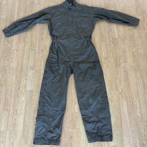 Mono militar austriaco Anzug03 Kaz 03 – Tejido antidesgarro verde oliva – Ropa táctica vintage