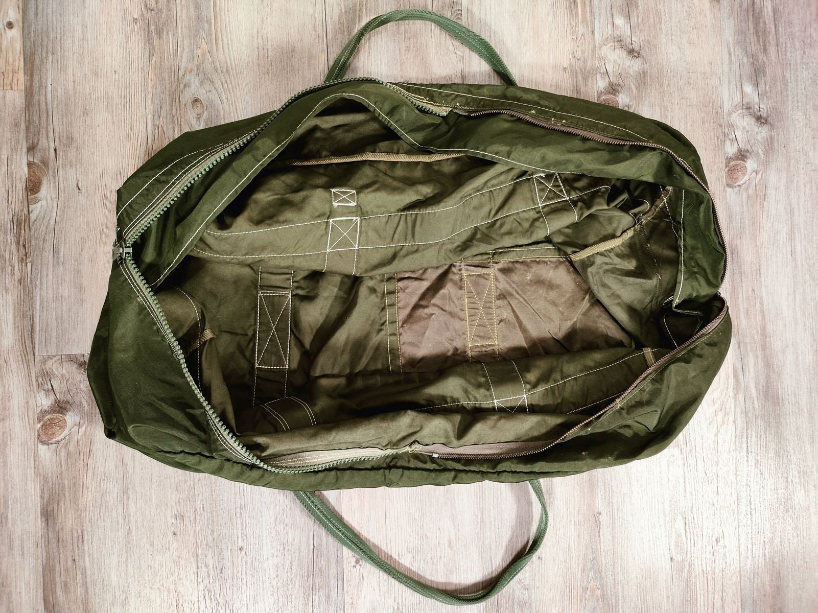 80's French Army Paratrooper Bag ② 80's French Army Paratrooper Bag ② | Daily Dress Market