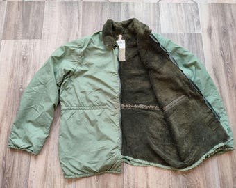 Chaqueta F1 vintage forrada con ejército francés | Chaqueta militar cálida de color caqui de invierno con forro de sherpa | Excedentes de UGECO París