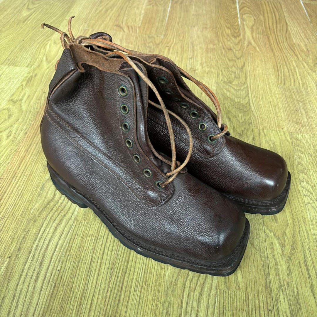 Vintage Swedish Tretorn Brown Leather Studded Military Boots  display picture 2
