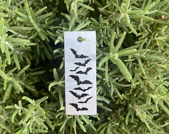 Bat Keychain | Stainless Steel Keychain | Bats Keychain | Metal Keyring | Bat Trinket | Bat Keyring | Key Pendant |Engrav Halloween Keychain