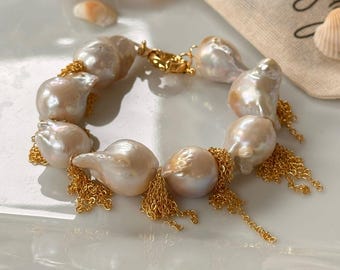 Big Baroque Pearl Bracelet