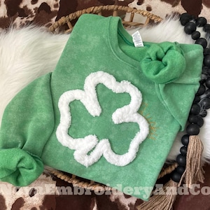 Hand Dyed St Patrick’s Day Sweatshirt, Four Leaf Clover Crewneck, St Patrick’s Day Embroidered Sweatshirt , Tie Dye Sweatshirt