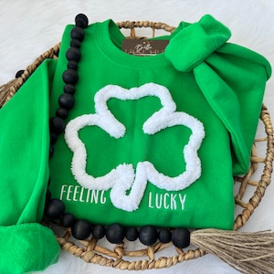 St Patricks Day Sweatshirt, Four Leaf Clover Crewneck, Irish Gifts for Her, Chenille yarn Sweatshirt, Clover Sweater, SHAMROCK Sweatshirt