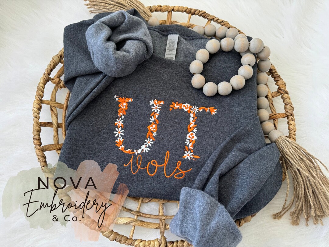 LivyLu Tennessee Vols Basketball Bear Sweatshirt