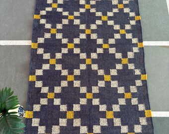 Traditional kilim Runner-Kilim Rug Handmade Kilim Dhurrie Rug, Indian Handwoven Wool Jute Vintage Kilim Rugs For Home Decor Rug Kilim Rug