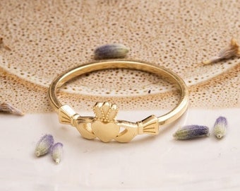 14K or 18K Solid Gold Celtic Claddagh Ring, Gold Heart Claddagh Promise Ring, Vintage Irish Celtic Claddagh Ring, Dainty Claddagh Jewelry