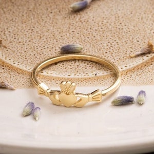 14K or 18K Solid Gold Celtic Claddagh Ring, Gold Heart Claddagh Promise Ring, Vintage Irish Celtic Claddagh Ring, Dainty Claddagh Jewelry