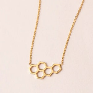 14K 18K Solid Gold Honeycomb Necklace for Everyday Wear, Dainty Honeycomb Hexagon Gold Necklace, Gold Beehive Honeycomb Pendant