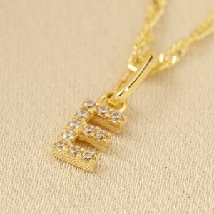Colgante inicial Oro macizo de 14 quilates y 18 quilates • Colgante con mini letras personalizado con diamante natural o circonitas • Colgante con alfabeto de diamantes personalizado para ella y él