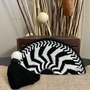 Handmade Half Moon Wayuu Clutches / Colombian Handmade Clutches / Clutches