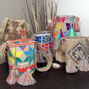 Colombian Handmade Bag with designs , handwoven ,100%Handmade  / Mochila Wayuu Matizada Con diseño