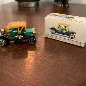 Vintage Readers Digest Ford Model T Mini Die-Cast Car