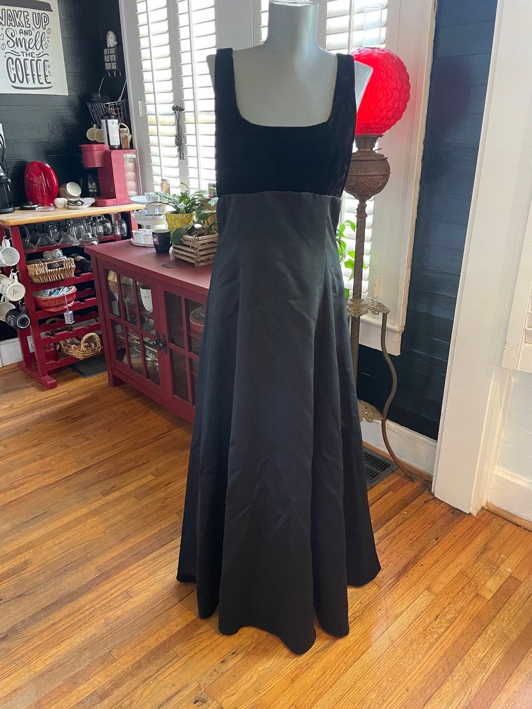 Greta Balloon Bow Dress In Black (LAST PIECE)