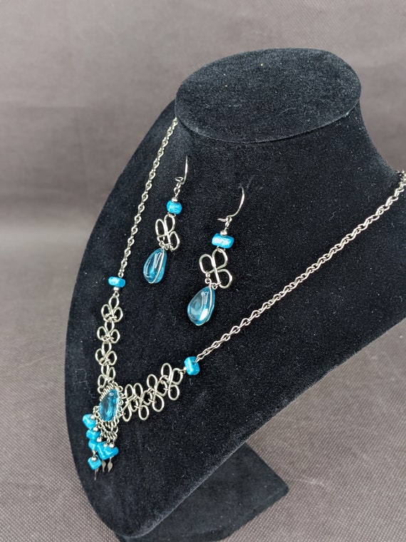 Silver Tone Turquoise Blue Teardrop Necklace Dang… - image 4