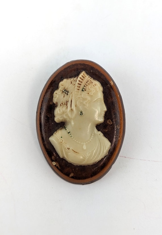 Vintage White Cameo Brooch Pin Celluloid on Wood G