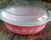 Vintage Pyrex Pink Daisy Casserole Dish w lid 1-1 2 at 043