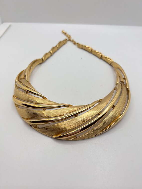 Beautiful 1975 Monet runway necklace - image 2