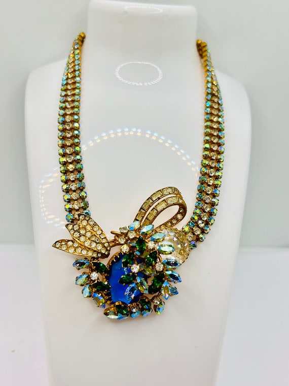 Stunning unsigned necklace