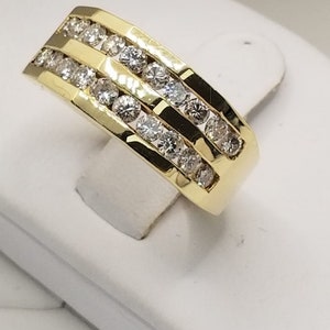 14 Karat Yellow Gold Diamond Ring 1.20 Carats image 2