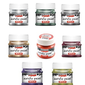 Puede incluir: Conjunto de 7 botes de pintura acrílica metálica en varios colores, incluyendo plata, verde, oro, rojo, morado y verde oliva. Cada bote tiene una tapa blanca y la etiqueta "pentart pintura acrílica metálica".