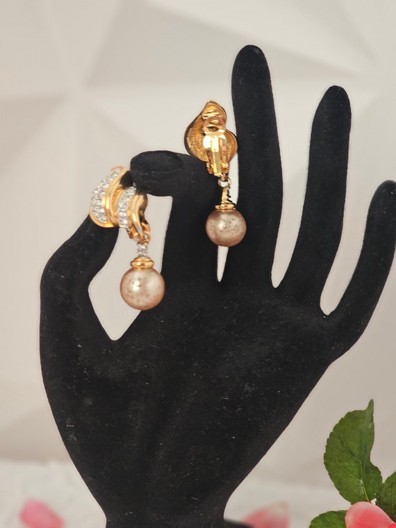 Joan Rivers faux pearls drop earrings - image 1
