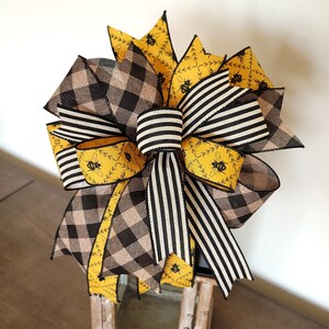 Bee Wreath Bow, Farmhouse Wreath Bow, Summer Wreath Bow, Wreath Attachment, Yellow & Black Wreath Bow, Wreath Embellishment, Lantern Bow