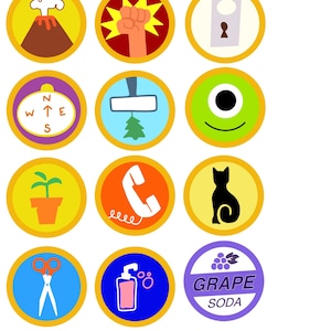 Op de afbeelding: Een set van 15 kleurrijke ronde badges met verschillende afbeeldingen, waaronder een halter, een persoon die touwtje springt, een viskom met een vis, een vulkaan, een vuist, een sleutelgat, een kompas, een kwast, een monster, een plant, een telefoon, een kat, een schaar, een fles zeep en een blikje druivensoda.
