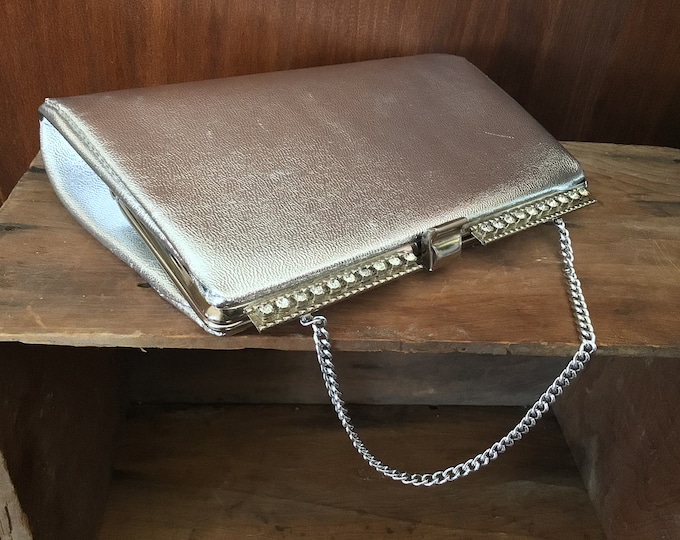 Vintage Silver Metallic 50/60/70s clutch - chain link with clasp - rhinestone decorative top - black interior - glamorous look