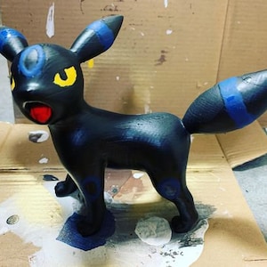 Umbreon Statue (shiny or normal)