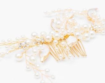 Crystal and Pearl Bridal Hair Comb in Elegant Gold