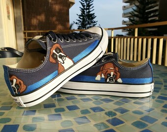 Custom handbeschilderde nieuwe Converse sneakers In Opdracht. Bestel nu unieke sneakers met jouw ontwerp!