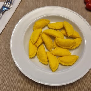 Shop accessories, play food, toy food, pasta, ravioli, 16 pieces in a pack