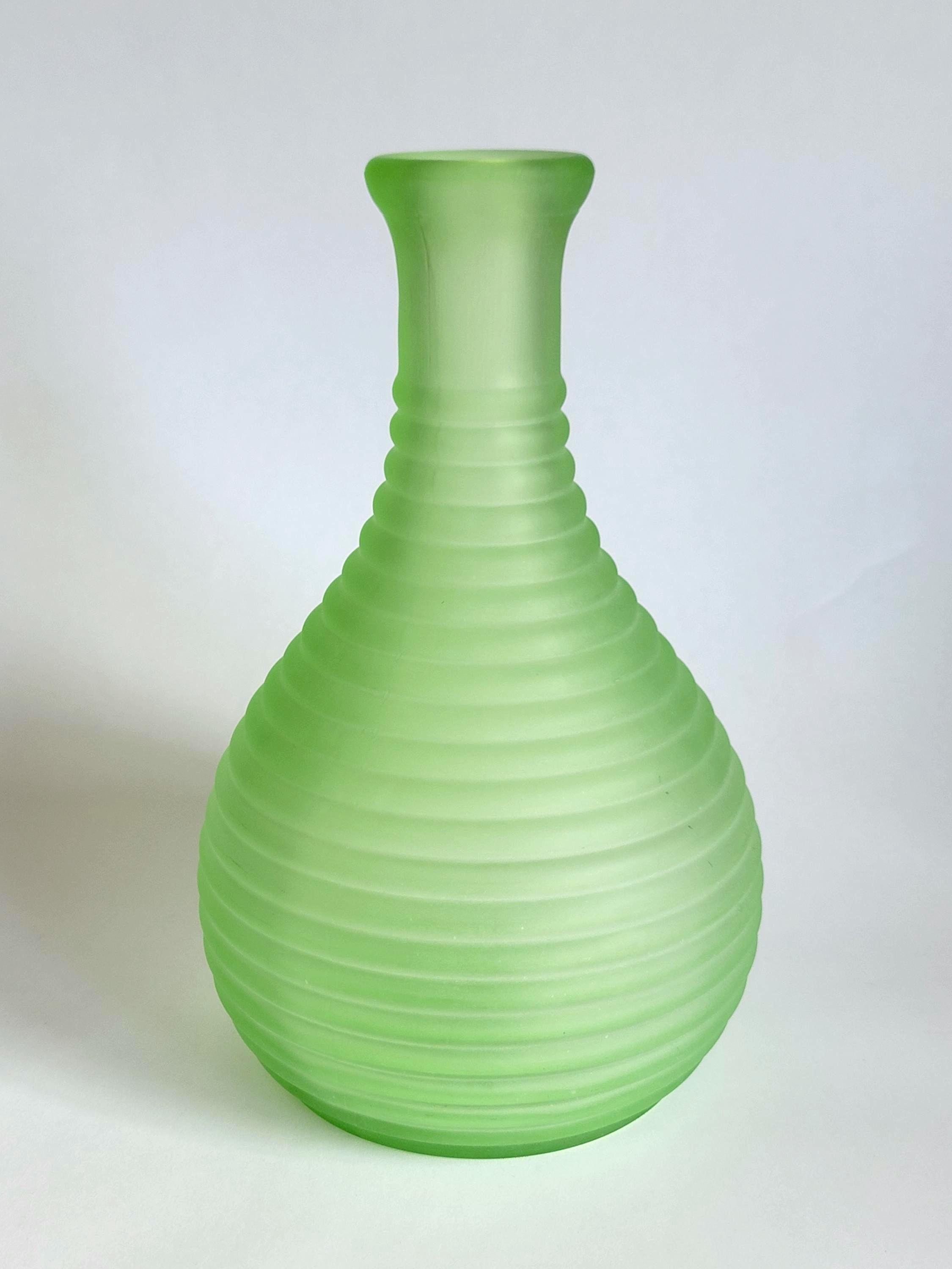 Frigidaire Pitcher - Etsy