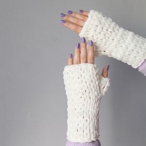 Cream Chunky Knit Fingerless Gloves, Cozy Christmas Gift for Women, Fingerless Mittens, Cozy Gloves, Chenille Knitted Gloves, Cream Mittens