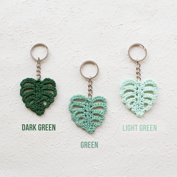 Monstera Blatt Schlsselanhnger, hkeln Monstera Blatt, Pflanze Liebhaber  Geschenk, hkeln Monstera Charm, Monstera Pflanze Schlsselanhnger,  Brautjungfer Geschenke - Etsy.de