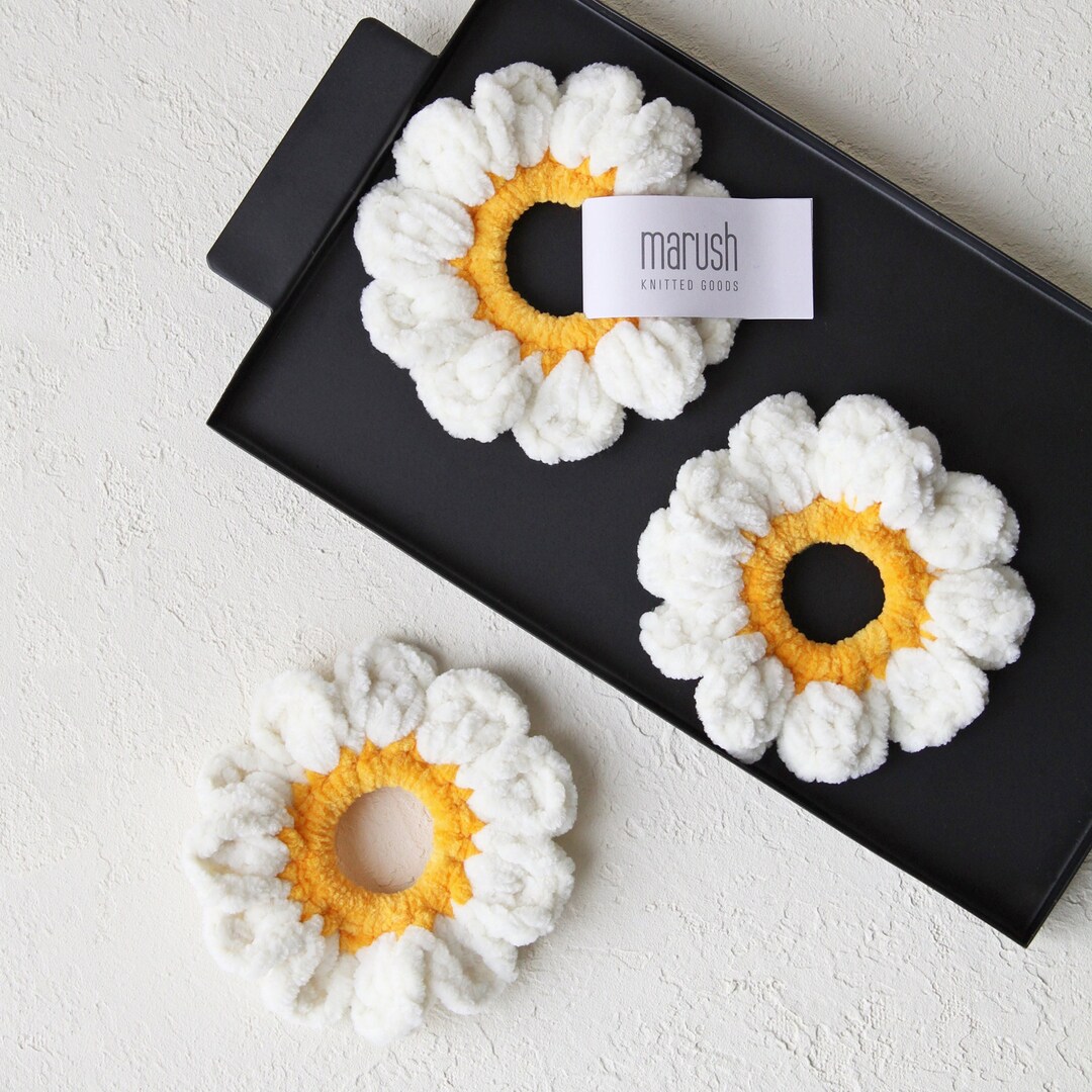 【DAISY SYNDROME】ESSENTIAL SCRUNCHIE white Amazon.com : Daisy Scrunchies Hair Elastics for Women Girls