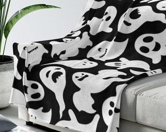 Ghost Blanket | Ghost | Halloween Blanket | Cute Girly Halloween Blanket | Throw Blanket | Spooky Blanket | Variety Ghost | Sherpa Blanket