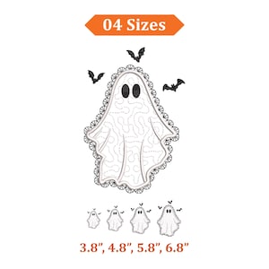 Pode incluir: Um design de bordado apresentando um fantasma branco com olhos ovais pretos e uma borda de renda festonada, cercado por três pequenos morcegos pretos. O texto 04 Sizes está no topo e 3.8", 4.8", 5.8", 6.8" está na parte inferior.