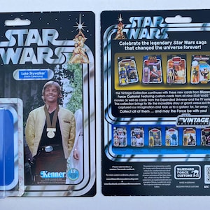 SW04 - Luke Skywalker (Yavin Ceremony) (cardback + optional blister)